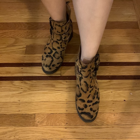 Topshop Leopard Print Boots - Picture 6 of 7